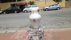 Ignoti incivili danneggiano opere e monumenti cittadini. Nessuno accusa il mancato intervento della Soprintendenza ai Beni Culturali?