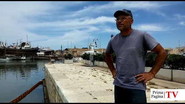 VIDEO – Mazara, Continua perdita di gasolio nel porto canale. La denuncia di Gaspare Gullo (operatore turistico)