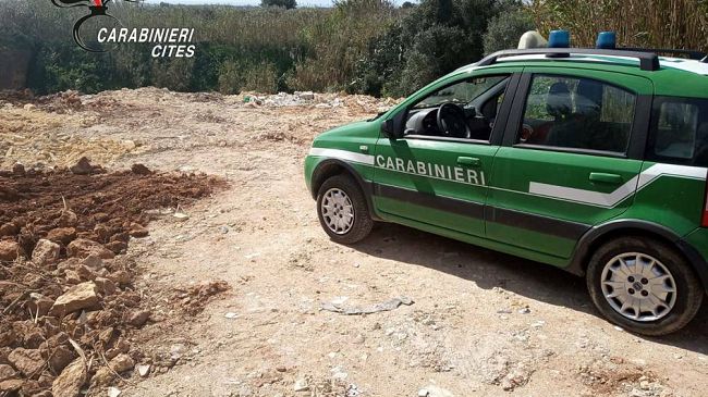 Controlli del territorio. I Carabinieri forestali sequestrano una discarica abusiva