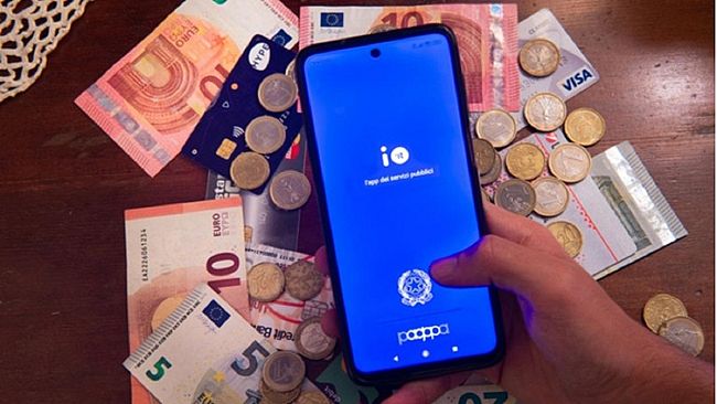 Da domani stop al Cashback di Stato. Il governo risparmia e aiuta le imprese?