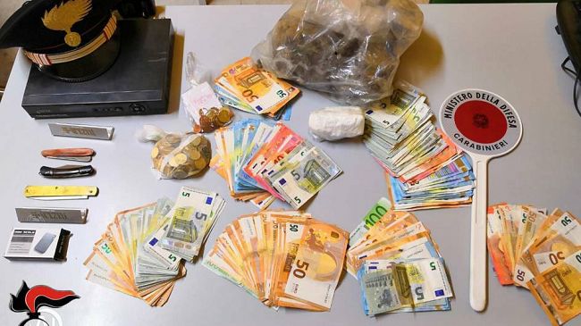 Operazione periferie sicure: 2 arresti e 1 denuncia dei Carabinieri