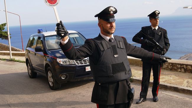 Castellammare, tentano un furto in abitazione. Arrestate due donne in trasferta