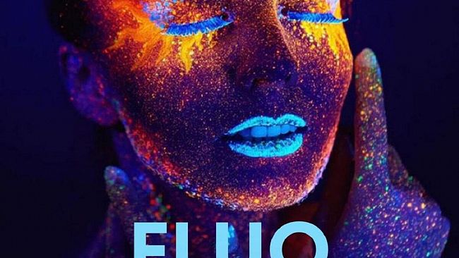 Giovani in piazza per il Fluo Party 