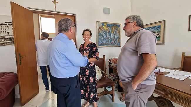On. Catania visita scuola a Favignana: “Struttura precaria”