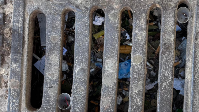 Marsala, caditoie intasate, sporcizia e inciviltà: il messaggio dell'ex sindaco Di Girolamo 