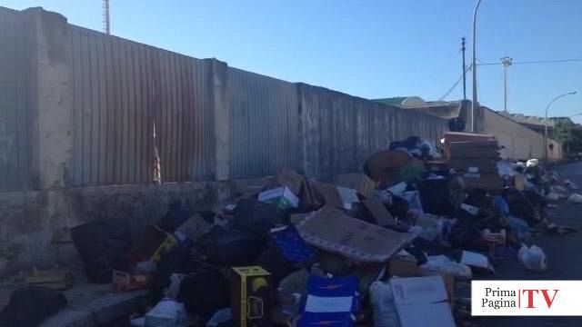 VIDEO – La più grande discarica in città dietro lo stadio Vaccara
