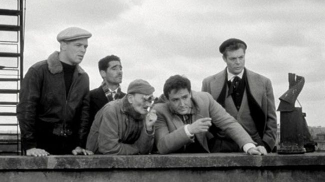 “I soliti ignoti” colpiscono ancora in Città. Altro furto alla tabaccheria di piazza Regina