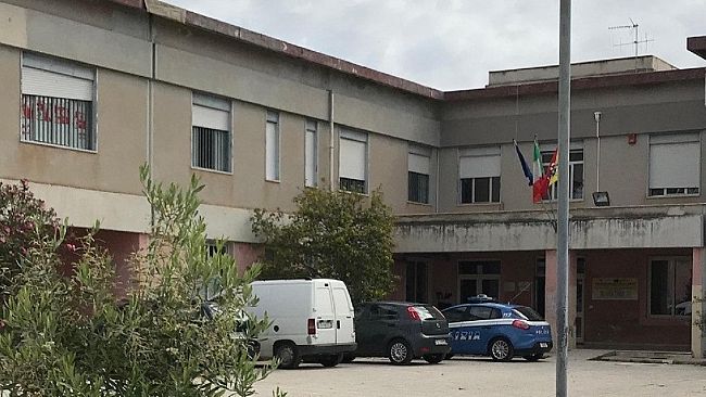 Casi covid a scuola, domani i plessi Capuana e Pardo chiusi per la sanificazione