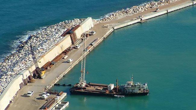 Castellammare: indagini geologiche sul molo portuale