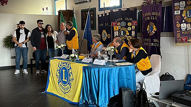 Santa Ninfa, donati a non vedenti due occhiali con AI 