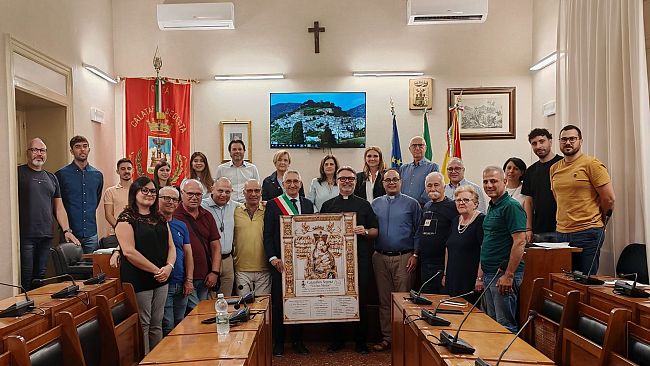 Calatafimi Segesta, il Consiglio comunale proclama la città “Civitas Mariae”