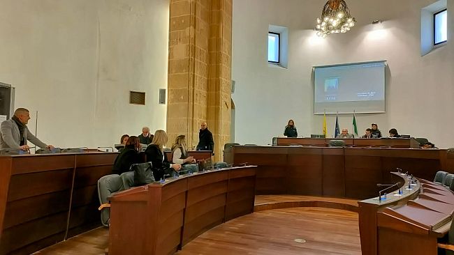Mazara, Consiglio comunale, l’opposizione-maggioranza