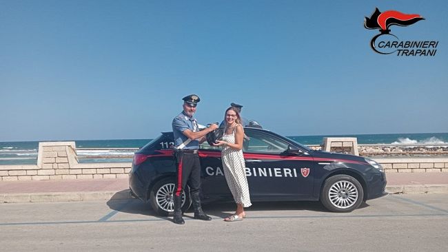 Trapani, i Carabinieri restituiscono il sorriso ad una turista