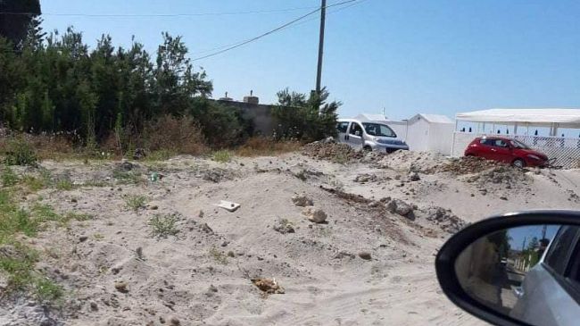 Tonnarella, “Cumuli di sabbia ormai discariche”. Denuncia di alcuni residenti   