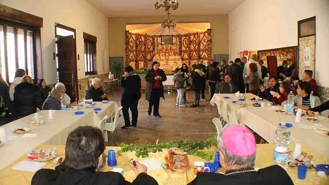 Mazara, Visita Pastorale: il Vescovo incontra gli assistiti Caritas e i disabili nella Parrocchia Sacro Cuore in Santa Maria di Gesù