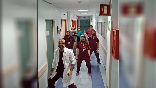Pronto Soccorso “Sant’Antonio Abate”, il ballo dei sanitari virale su Tik Tok