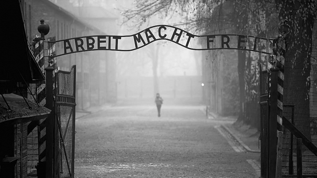 Faro di Posizione. ​Il vero olocausto è non abitare lo sguardo altrui