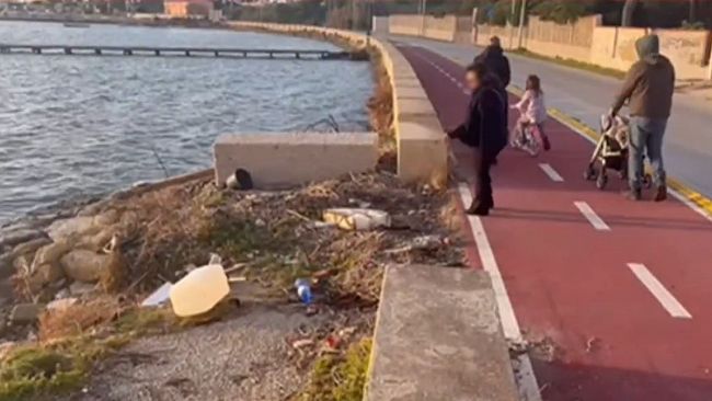 stagnone-sommerso-dai-rifiuti-dopo-il-ciclone-il-pd-lancia-la-giornata-di-pulizia-straordinaria