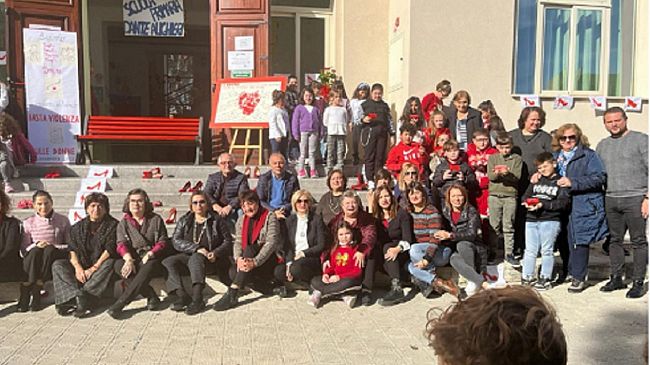 Gli alunni del Plesso Alighieri e la giornata contro la violenza sulle donne