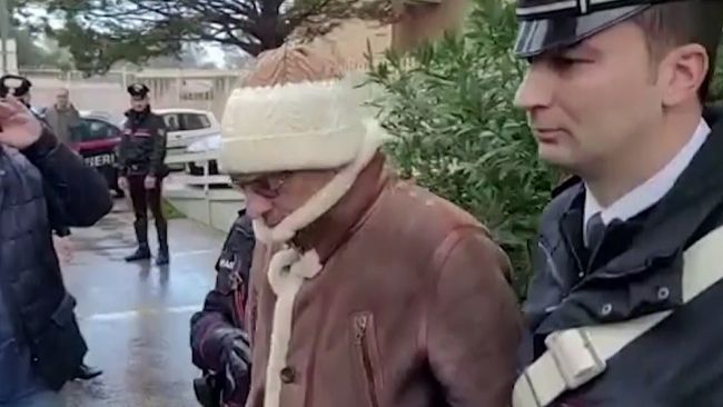 Messina Denaro, perquisizioni al primario in pensione accusato di averlo aiutato