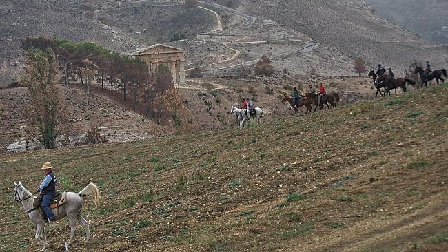Parco Archeologico di Segesta, successo per la II edizione del Raduno Equestre