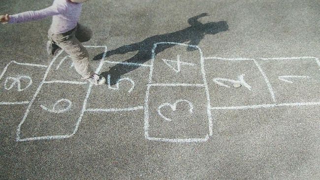 La nostalgia dei bei giochi di una volta, la voglia di giocare con i propri figli