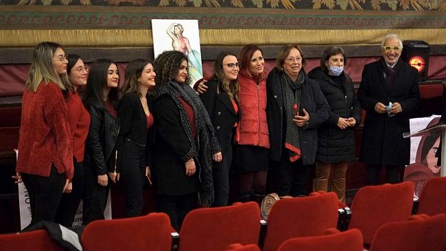 Arte, pittura e poesia insieme per dire no alla violenza sulle donne