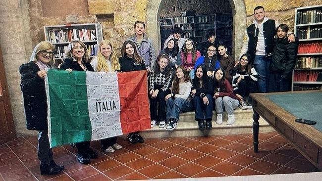 Cittadini del mondo , studiare il passato per comprendere il futuro