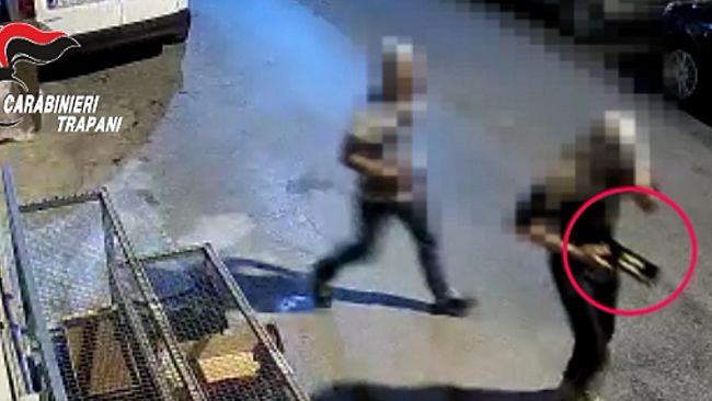 Alcamo, svaligiavano attività commerciali. Arrestati 3 alcamesi
