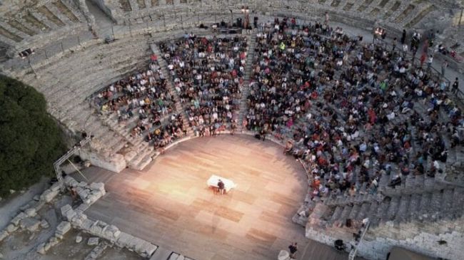 Sergio Cammariere Quartet apre, venerdì 26 luglio al Teatro Antico, la terza edizione del Segesta Teatro Festival