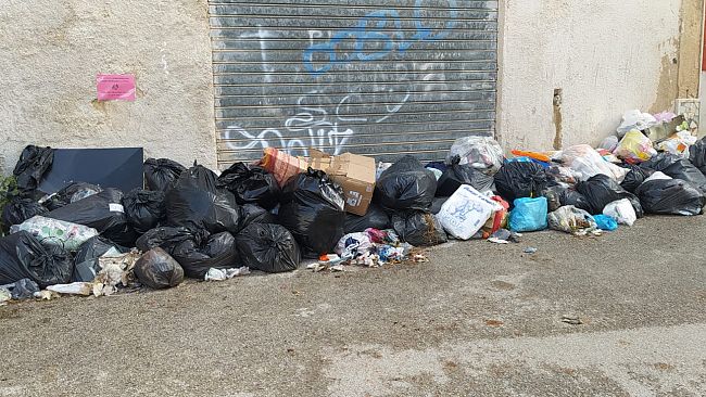Il lettore scrive: inciviltà e degrado in via Calatafimi