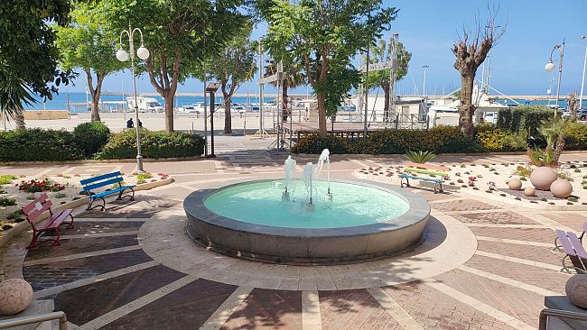 Mazara, riattivata la fontana di Villa Garibaldi. Funzionerà per sempre o solo per i grandi eventi?