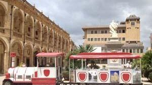 Torna il trenino. Da sabato 11 luglio il servizio turistico per il collegamento dei litorali