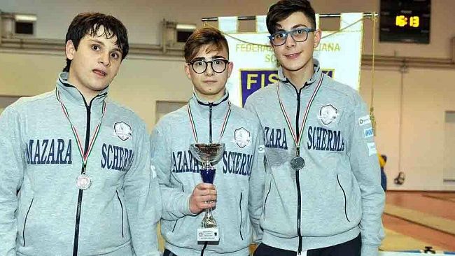 Roma, bronzo a squadre per i giovani sciabolatori under 14 della Mazara Scherma a.s.d.