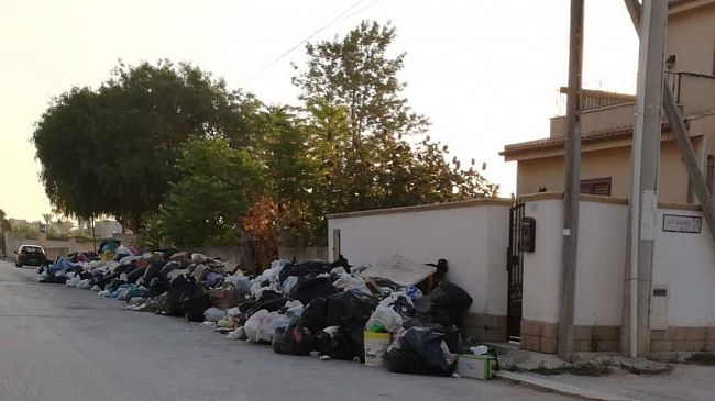 emergenza-rifiuti-il-sindaco-cristaldi-ordina-rimozione-forzata-in-attesa-ok-della-regione-a-scaricare-in-discarica