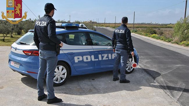 Mazara del Vallo: la Polizia di Stato e l’A.R.P.A. di Trapani sequestrano capannone industriale per illecita gestione di rifiuti