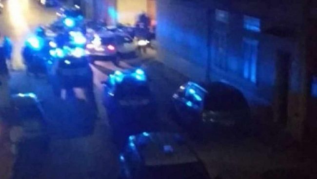 VIDEO – Forza posto di blocco, fermato giovane a Castelvetrano