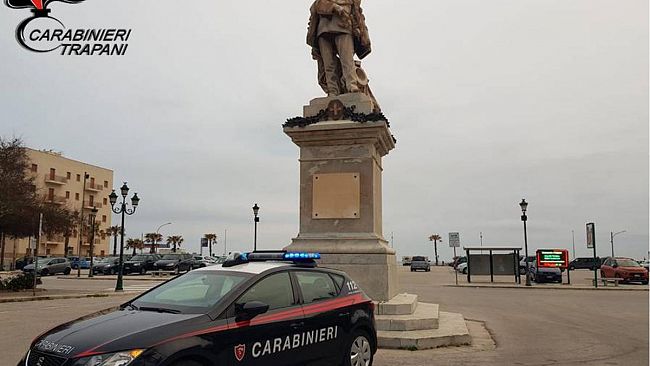 Trapani, droga e computer rubati: i Carabinieri arrestano 1 persona