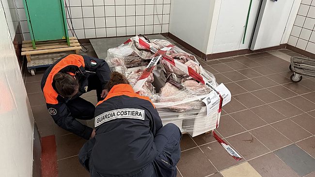 Mazara, sequestrati dalla Capitaneria di porto oltre 750 kg di prodotti ittici irregolari