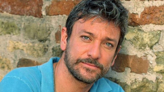 Sergio Assisi in “Mi dimetto da uomo” al Teatro Impero di Marsala