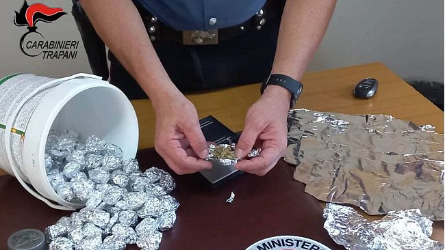 Petrosino, spaccio di stupefacenti: un arresto e una denuncia dei Carabinieri