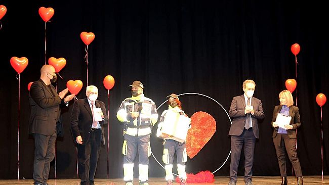 Marsala, Batticuore... Batti Onlus e Ciuri donano defibrillatore