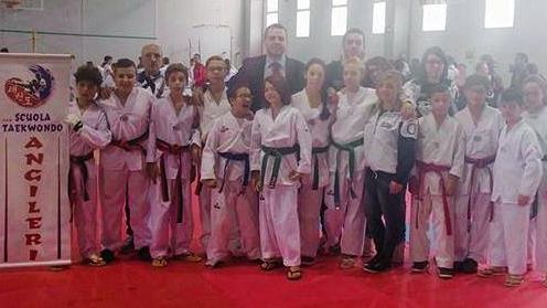 Mazara, la scuola Taekwondo Angileri inarrestabile, torna da Trabia con 11 medaglie e vola a Pavia per i campionati italiani