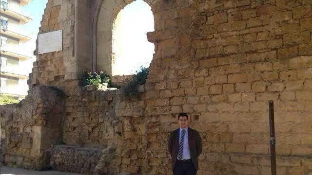 VIDEO – Degrado e abbandono dell’Arco Normanno, simbolo della città
