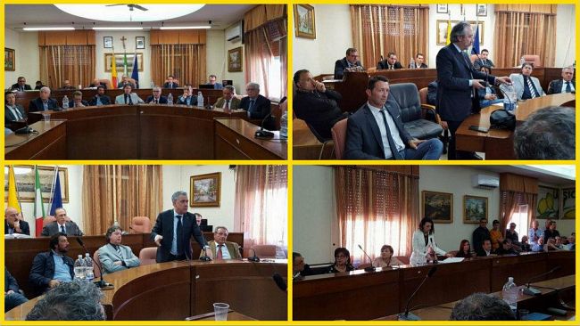 CAMPOBELLO –  Azione di protesta forte del Consiglio comunale di Campobello contro gli aumenti del canone irriguo: richiesta la sospensione dei ruoli emessi