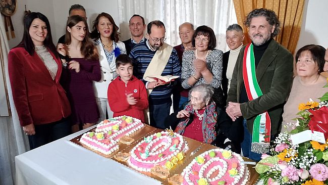 Petrosino, la signora Rosa Balistreri compie 100 anni 