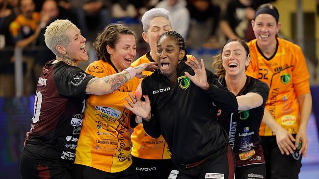 Il pregara​ di AC Life Style Handball Erice-Cassano Magnago