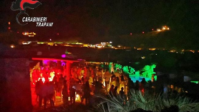 Pantelleria: Festa abusiva. Oltre 300 i presenti