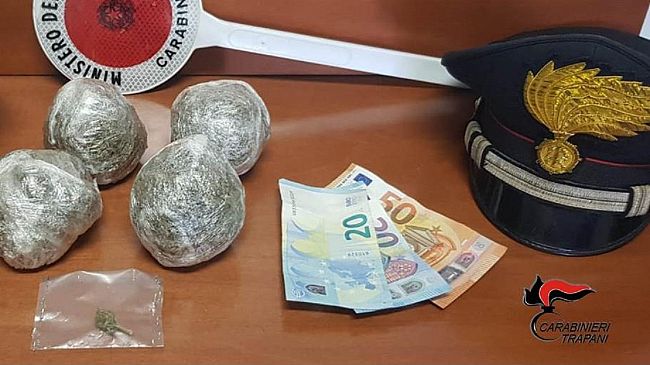 Spaccio ed evasione 2 arresti dei Carabinieri a Trapani