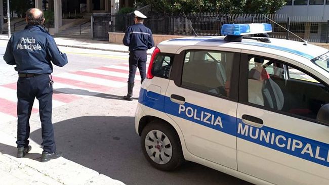 Trapani, la Polizia pone in stato di fermo due giovani